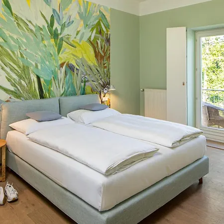 Seehotel Hubertushof Velden am Woerthersee