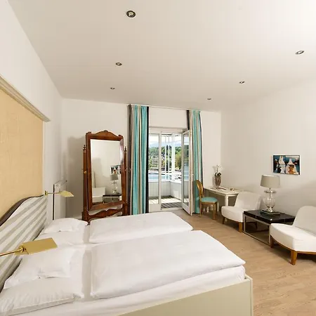 Seehotel Hubertushof 4* フェルデン・アム・ヴェルターゼー