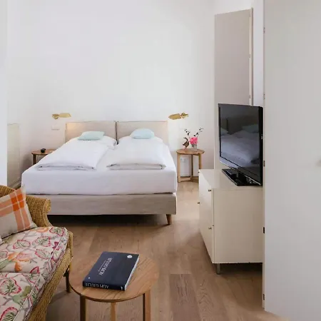 Seehotel Hubertushof Szálloda Velden am Wörthersee