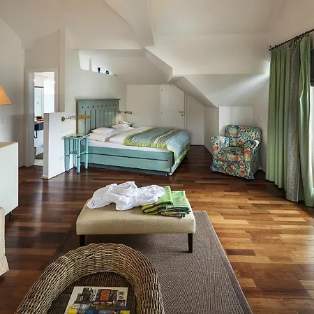 Seehotel Hubertushof 4* Velden am Woerthersee